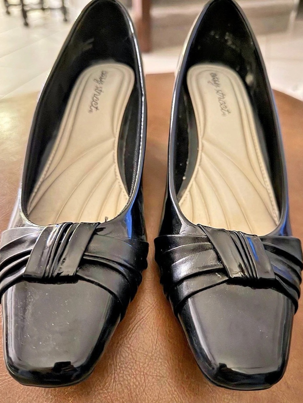 Easy Street Lyanna Black Bow Pumps